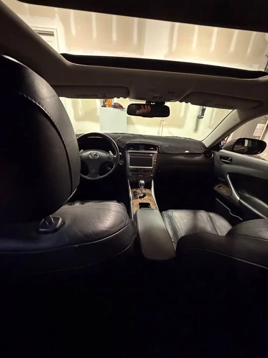 2009 Lexus IS 2nd Gen - Image 16 of 20
