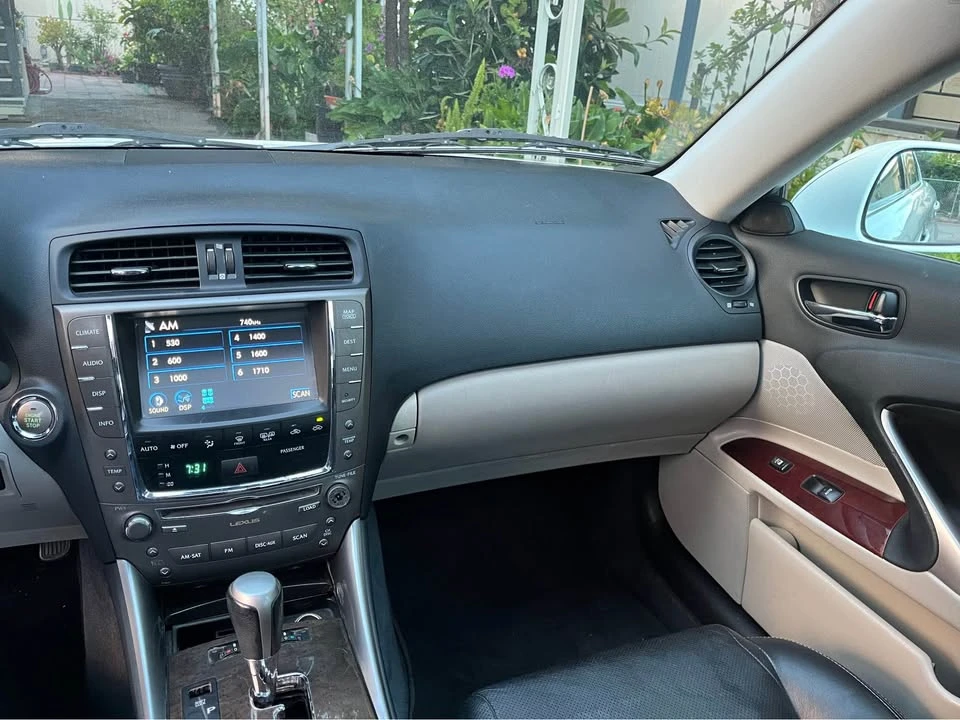 2009 Lexus IS 2nd Gen - Image 12 of 17