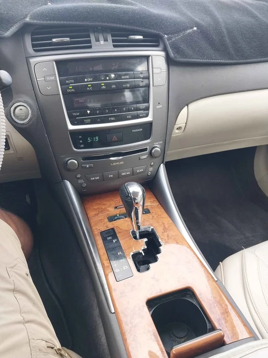 2009 Lexus IS 2nd Gen - Image 11 of 13