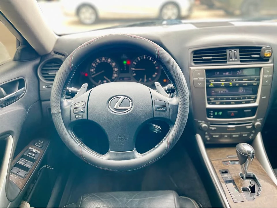 2009 Lexus IS 2nd Gen - Image 9 of 16