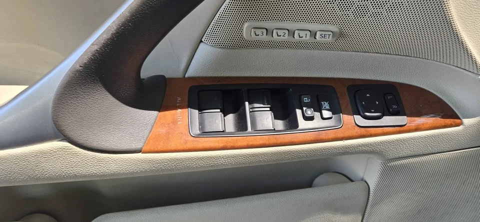 2009 Lexus IS 2nd Gen - Image 8 of 18