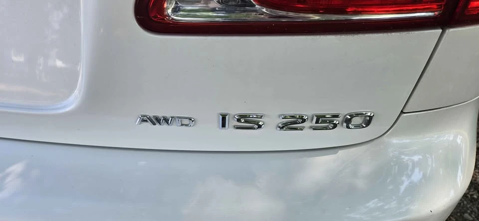 2009 Lexus IS 2nd Gen - Image 4 of 18