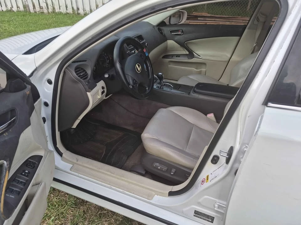 2009 Lexus IS 2nd Gen - Image 13 of 17
