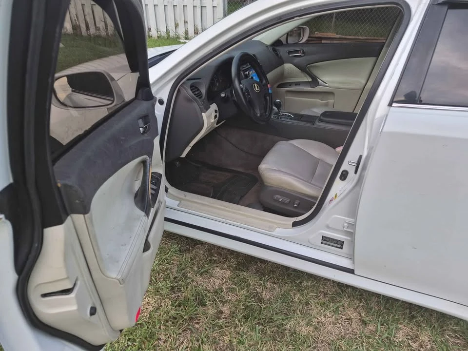 2009 Lexus IS 2nd Gen - Image 15 of 17