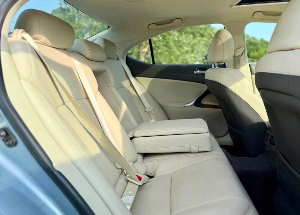 2009 Lexus IS F 2nd Gen - Image 4 of 12