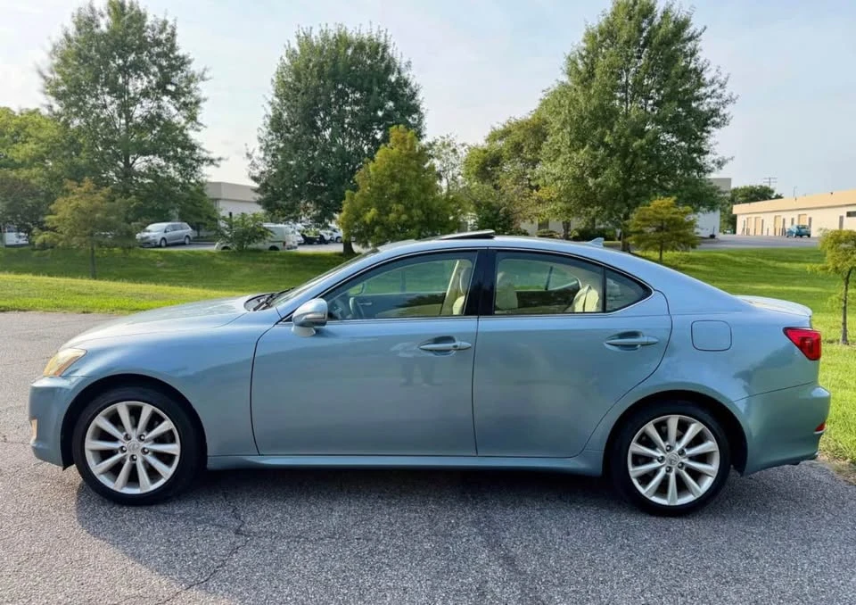 2009 Lexus IS F 2nd Gen - Image 9 of 12