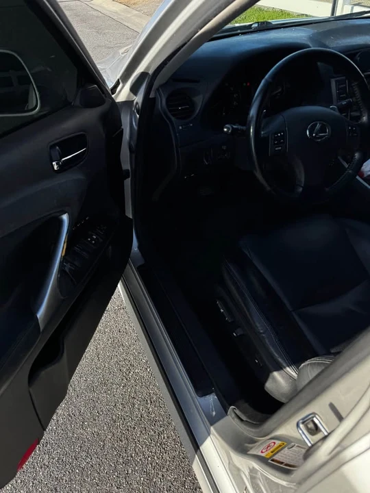 2009 Lexus IS 2nd Gen - Image 8 of 12