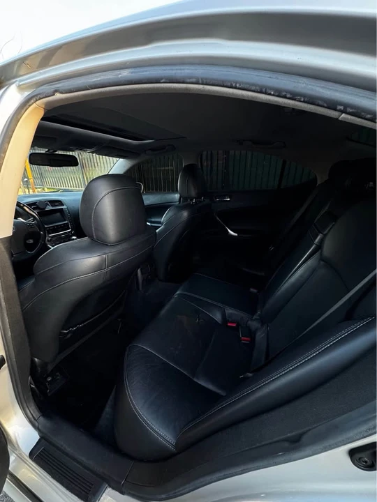 2009 Lexus IS 2nd Gen - Image 11 of 12