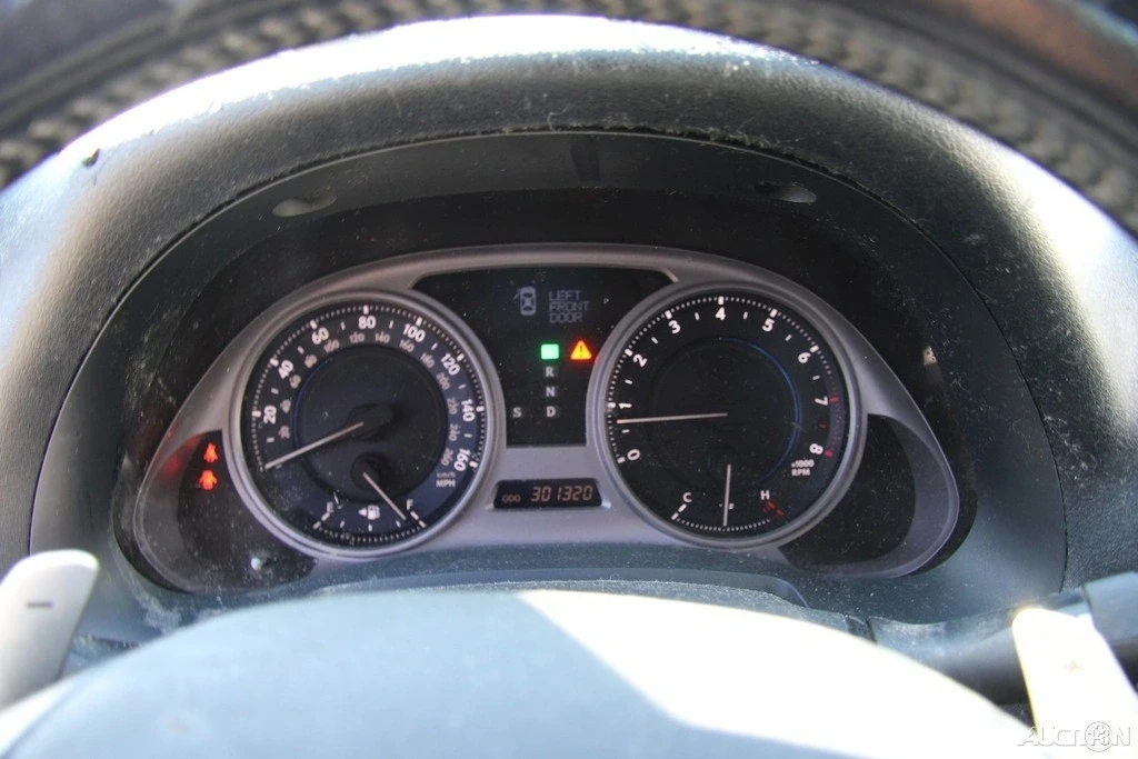 2009 Lexus IS 2nd Gen - Image 16 of 21