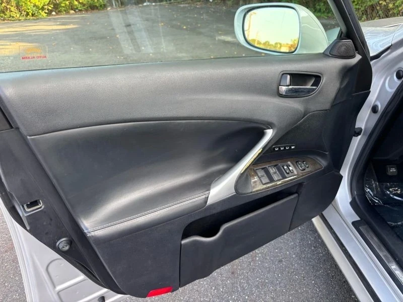 2009 Lexus IS 2nd Gen - Image 11 of 12