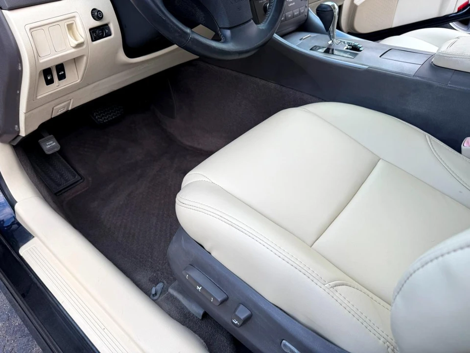 2009 Lexus IS 2nd Gen - Image 25 of 31