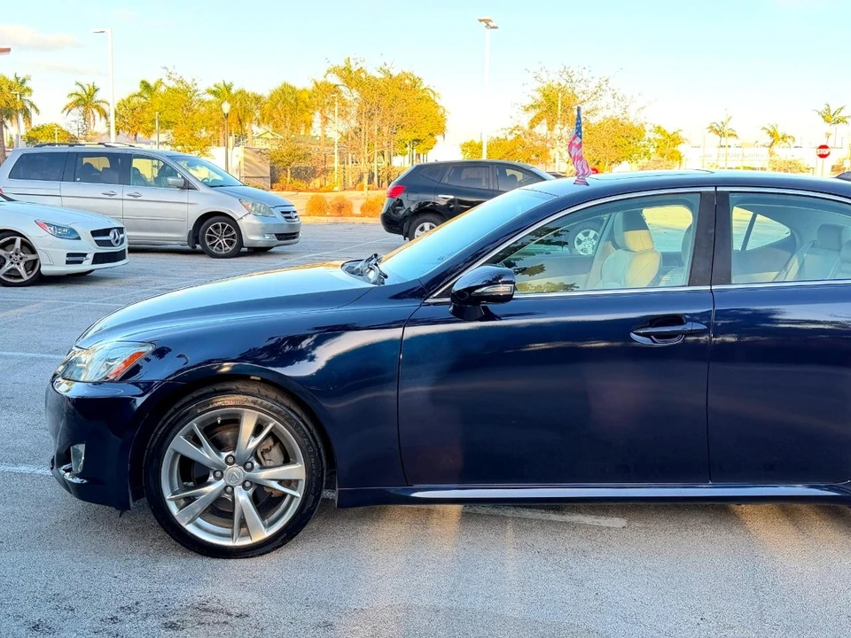 2009 Lexus IS 2nd Gen - Image 9 of 12