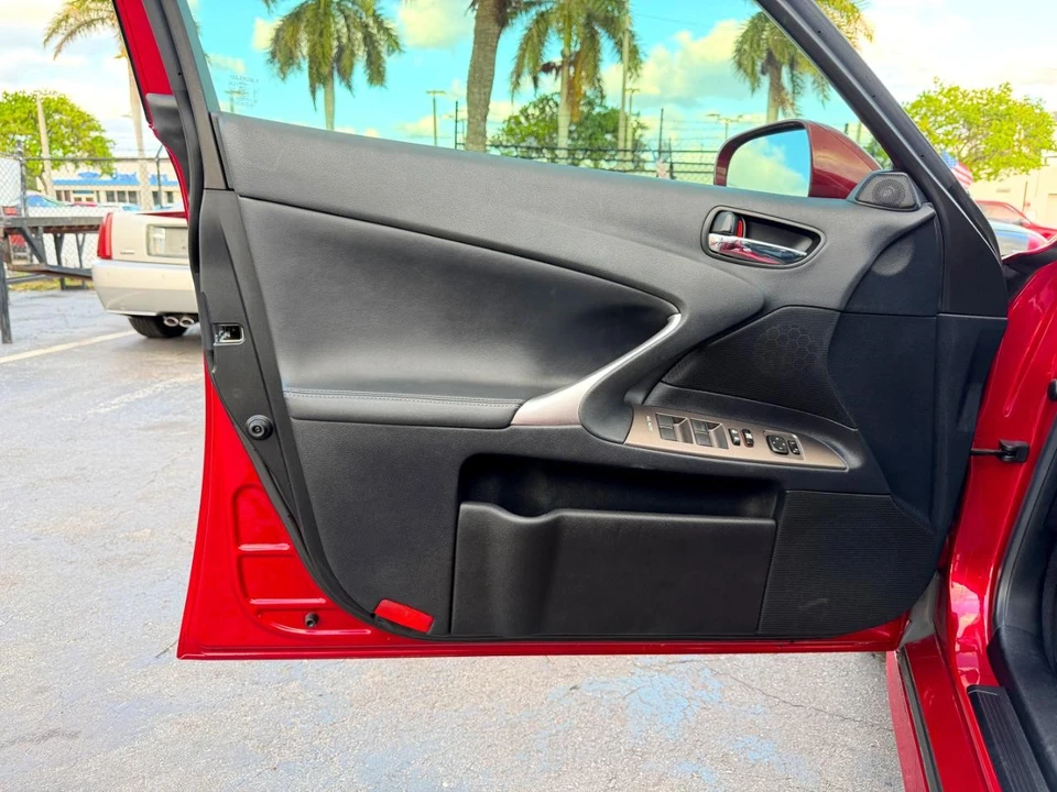 2009 Lexus IS 2nd Gen - Image 19 of 31