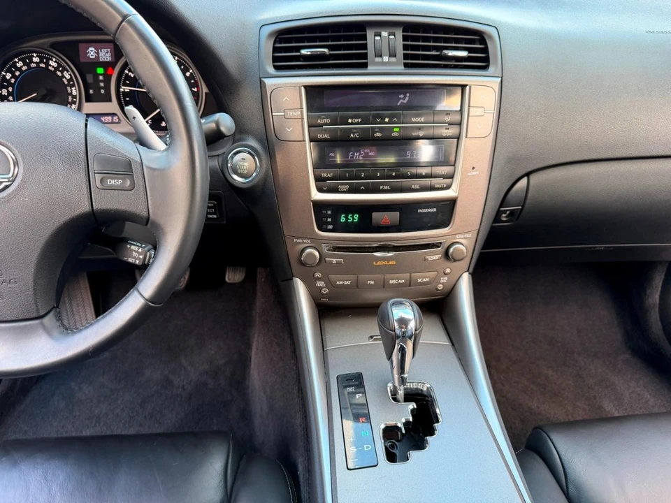 2009 Lexus IS 2nd Gen - Image 26 of 31