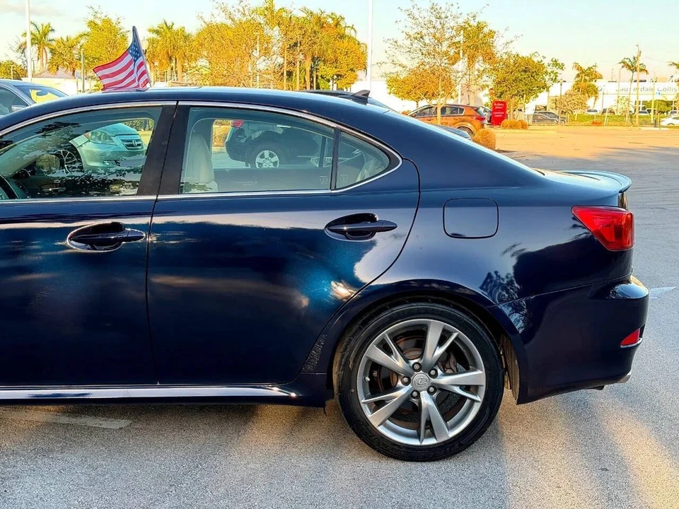 2009 Lexus IS 2nd Gen - Image 12 of 31