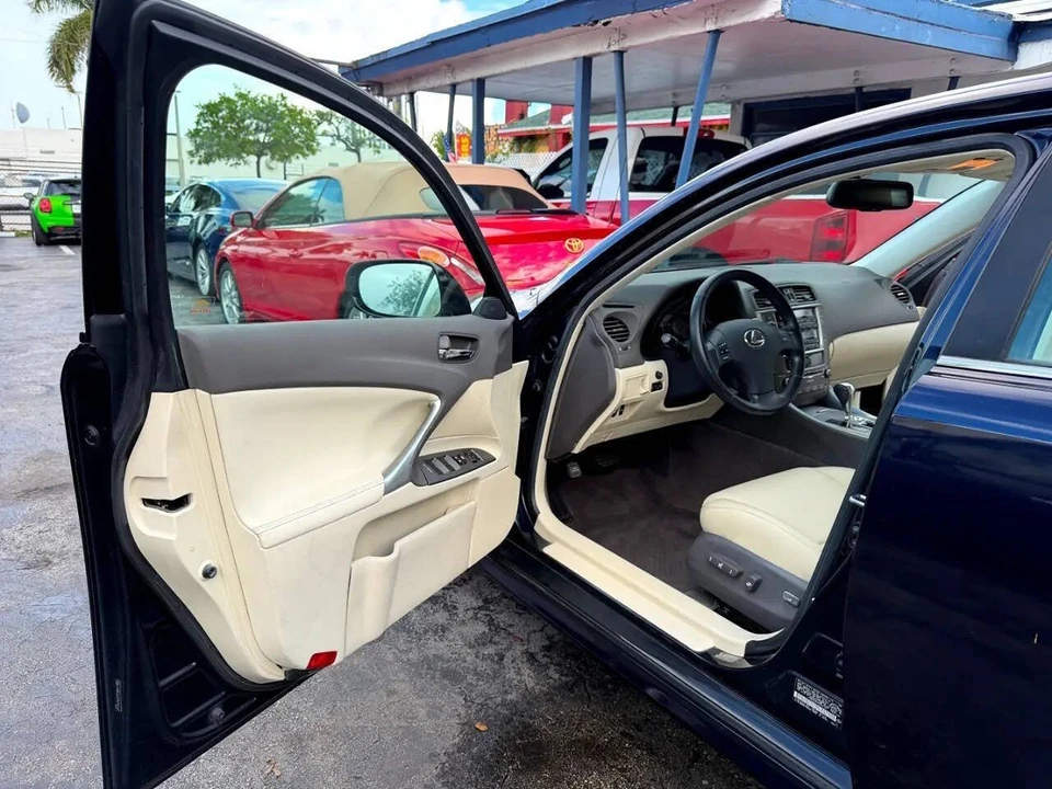 2009 Lexus IS 2nd Gen - Image 22 of 31