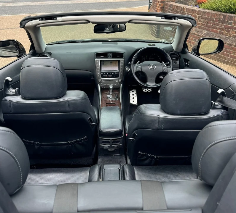 2009 Lexus IS 2nd Gen - Image 23 of 30