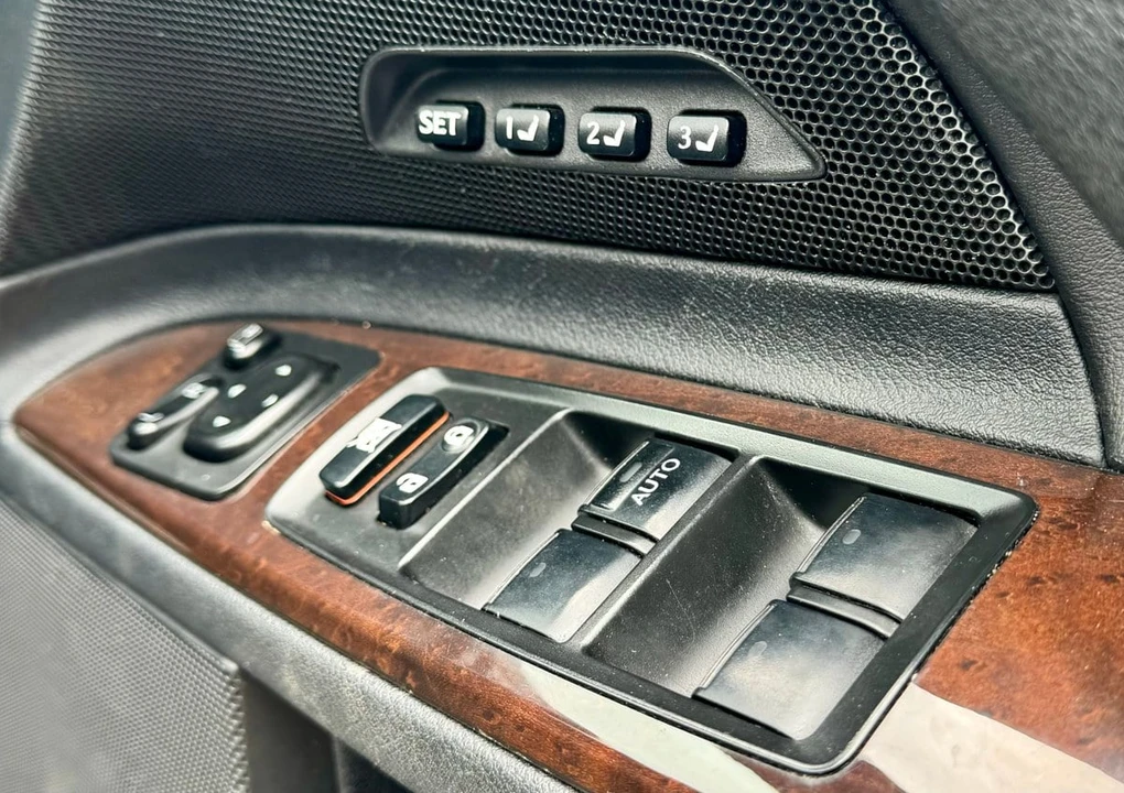 2009 Lexus IS 2nd Gen - Image 21 of 30