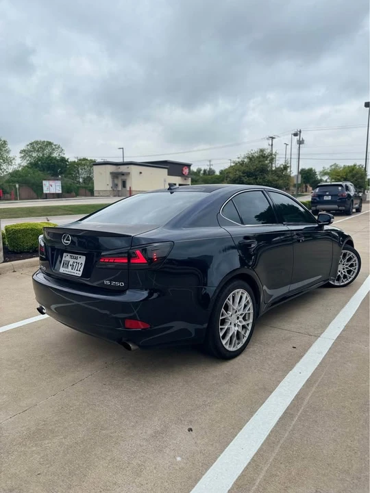 2009 Lexus IS 2nd Gen - Image 5 of 15