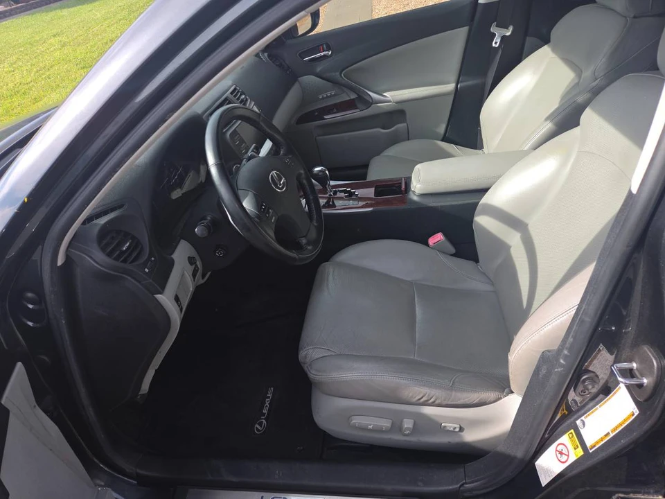 2009 Lexus IS 2nd Gen - Image 6 of 10