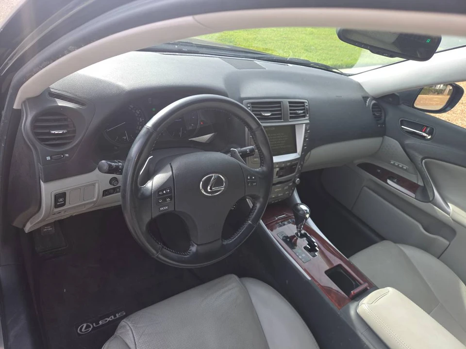 2009 Lexus IS 2nd Gen - Image 9 of 10