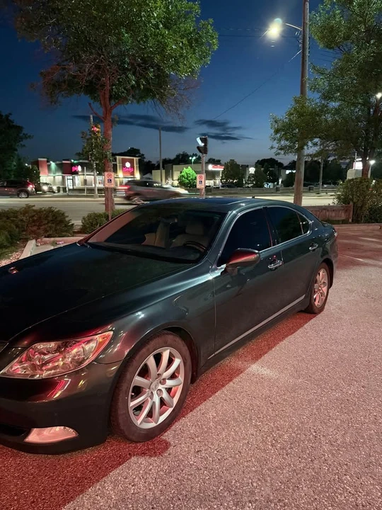 2009 Lexus LS 4th Gen - Image 4 of 19