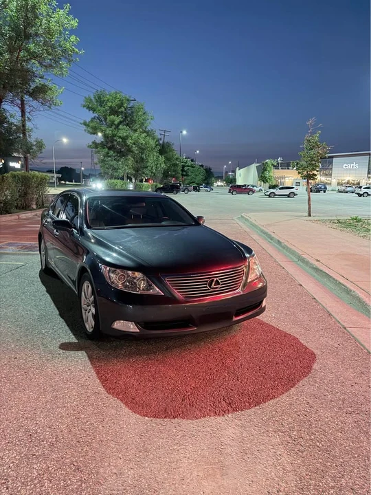 2009 Lexus LS 4th Gen - Image 3 of 19