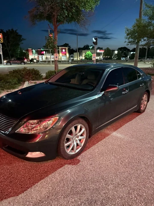 2009 Lexus LS 4th Gen - Image 11 of 19