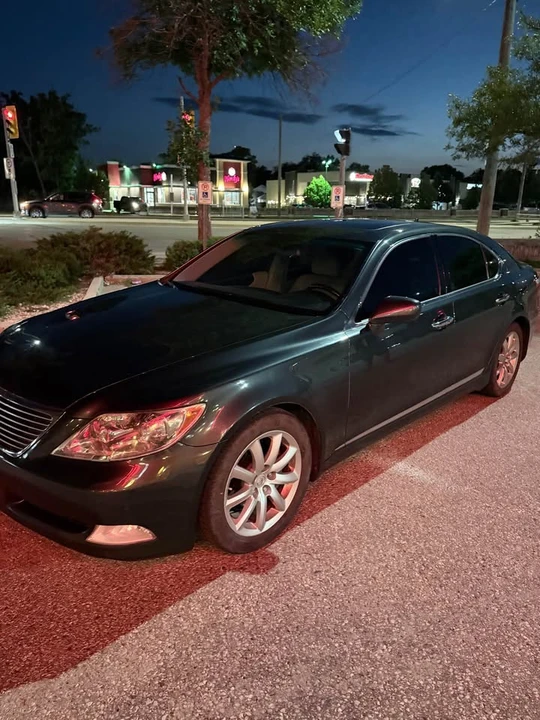 2009 Lexus LS 4th Gen - Image 15 of 19