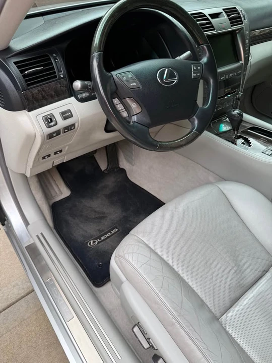 2009 Lexus LS 4th Gen - Image 8 of 9