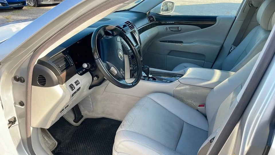 2009 Lexus LS 4th Gen - Image 2 of 5
