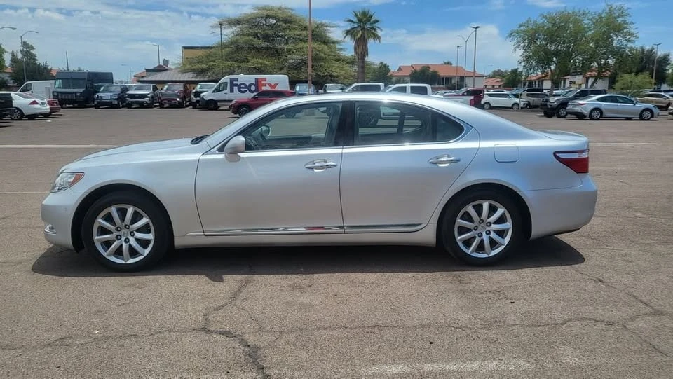 2009 Lexus LS 4th Gen - Image 5 of 20