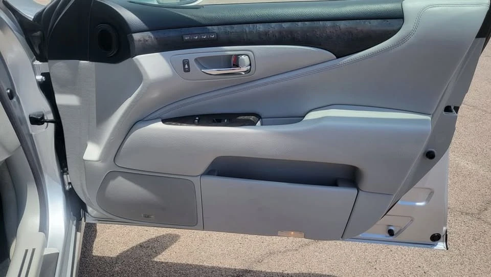 2009 Lexus LS 4th Gen - Image 17 of 20