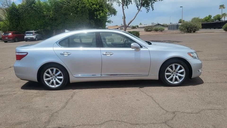 2009 Lexus LS 4th Gen - Image 10 of 20