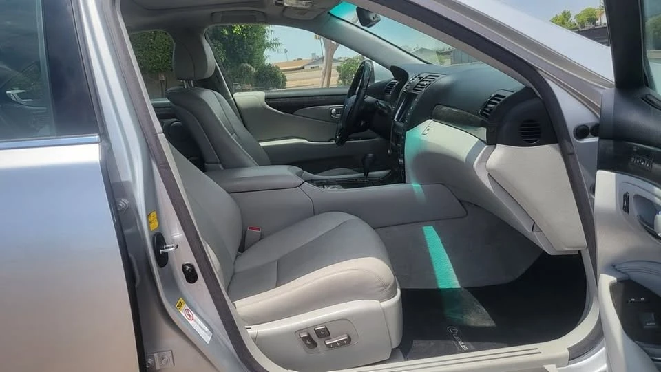 2009 Lexus LS 4th Gen - Image 18 of 20