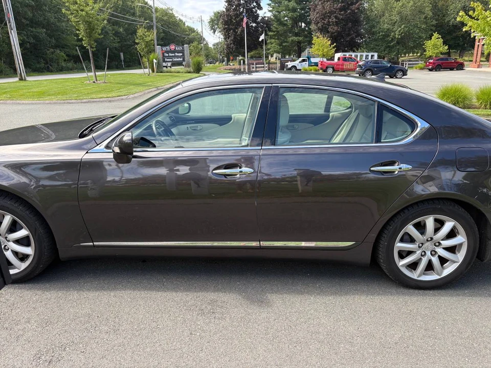 2009 Lexus LS 4th Gen - Image 5 of 12