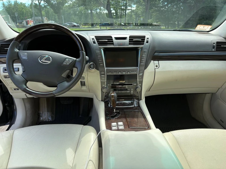 2009 Lexus LS 4th Gen - Image 8 of 12