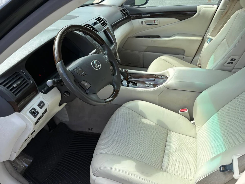 2009 Lexus LS 4th Gen - Image 10 of 12