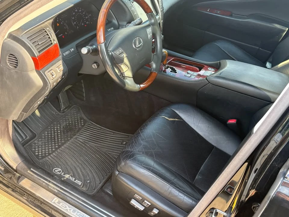 2009 Lexus LS 4th Gen - Image 5 of 10