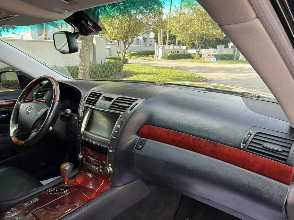 2009 Lexus LS 4th Gen - Image 7 of 9