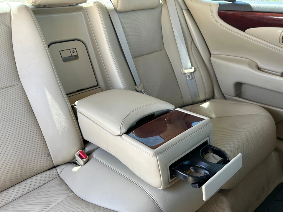 2009 Lexus LS 4th Gen - Image 22 of 31