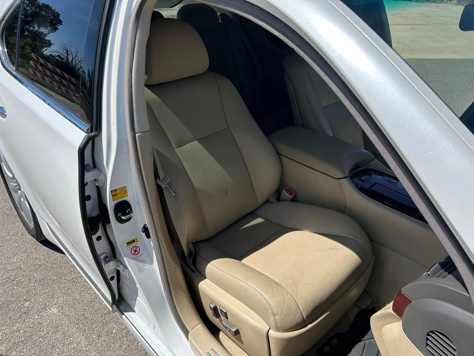 2009 Lexus LS 4th Gen - Image 21 of 31
