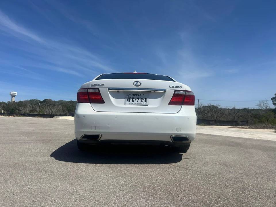 2009 Lexus LS 4th Gen - Image 9 of 31