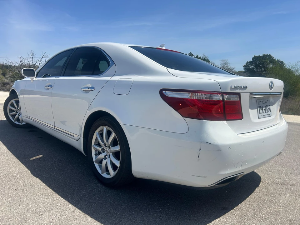 2009 Lexus LS 4th Gen - Image 8 of 31