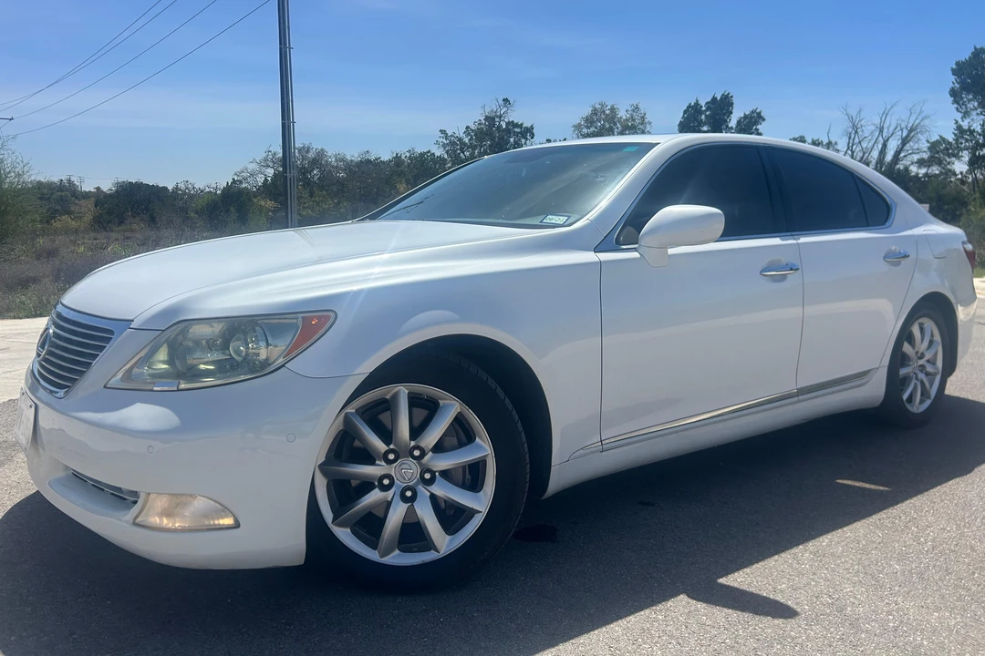 2009 Lexus LS 4th Gen - Image 3 of 31