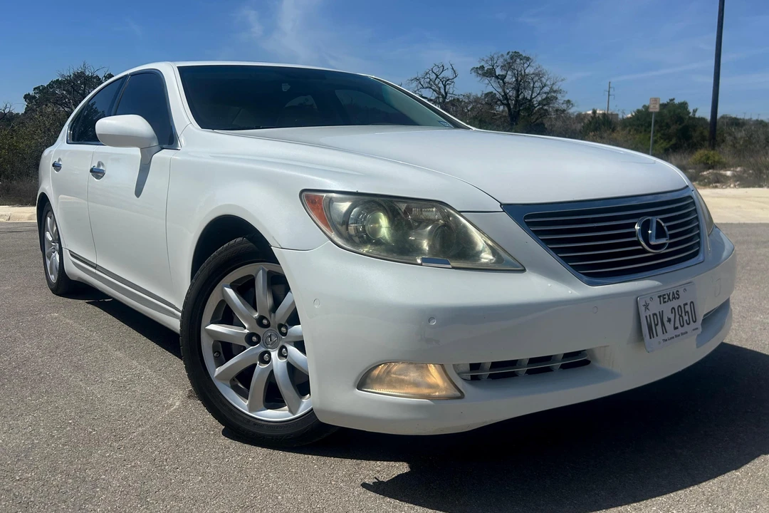2009 Lexus LS 4th Gen - Image 3 of 31