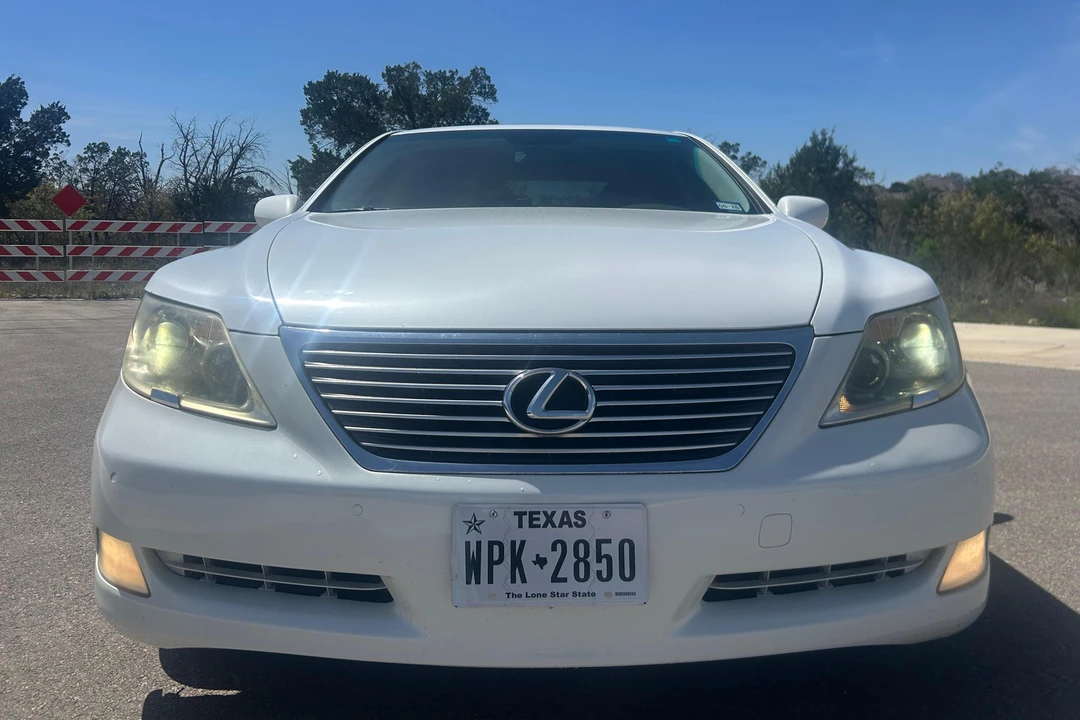 2009 Lexus LS 4th Gen - Image 2 of 31