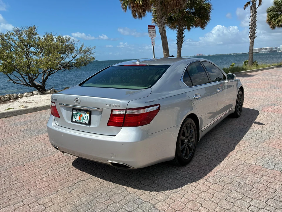 2009 Lexus LS 4th Gen - Image 8 of 31