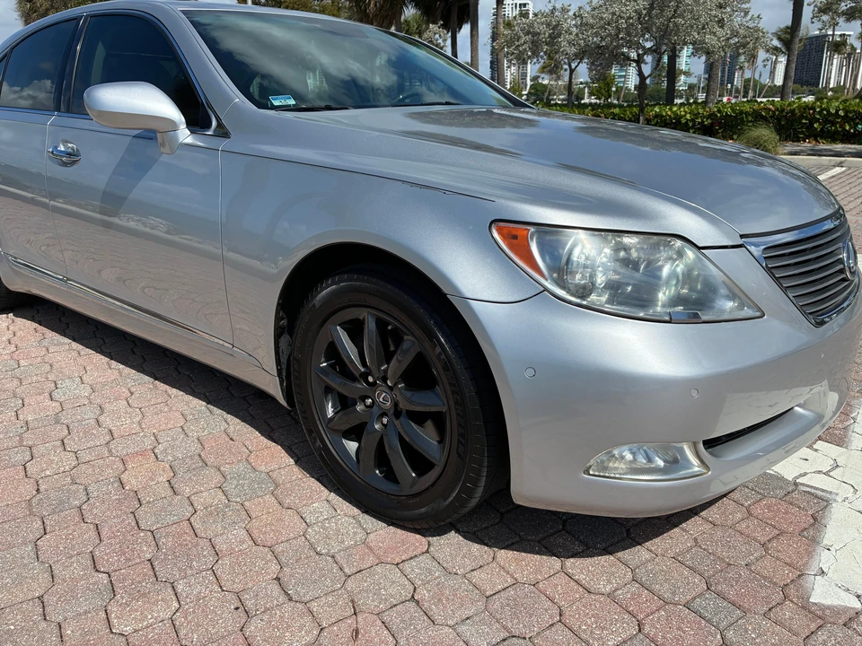 2009 Lexus LS 4th Gen - Image 21 of 31