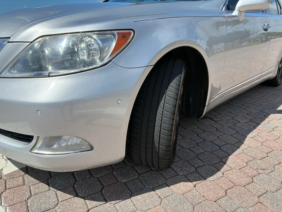 2009 Lexus LS 4th Gen - Image 18 of 31